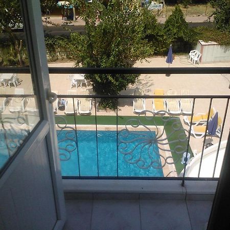 בלדיבי Gonul Palace Hotel מראה חיצוני תמונה