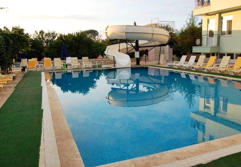 בלדיבי Gonul Palace Hotel מראה חיצוני תמונה