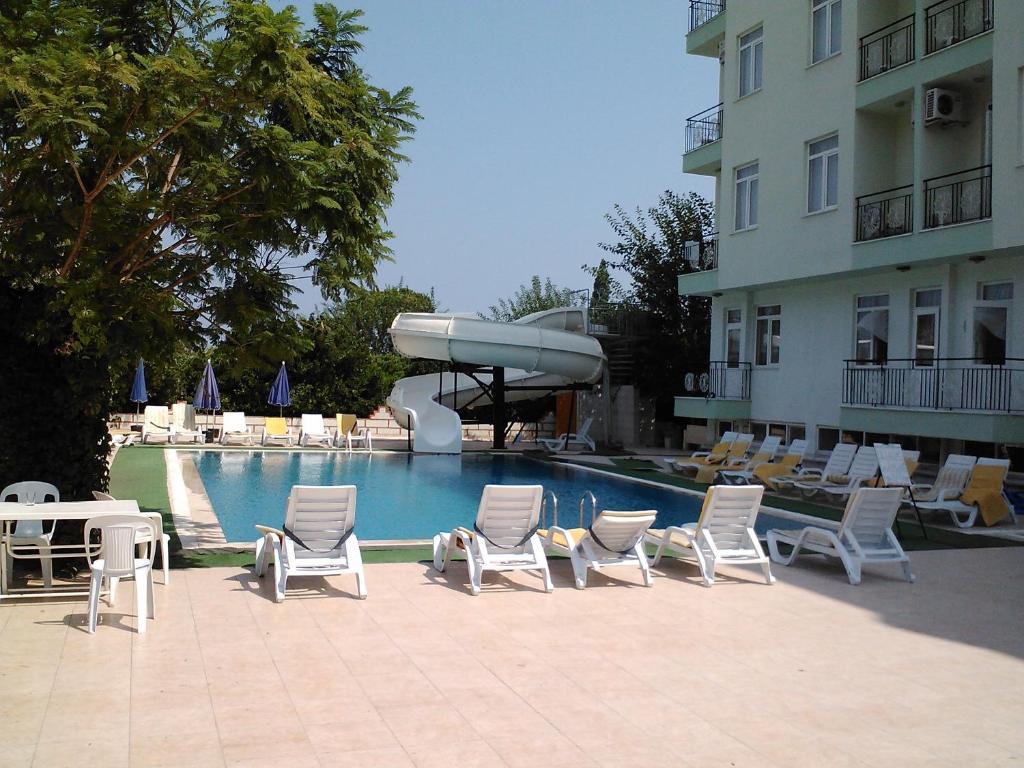 בלדיבי Gonul Palace Hotel מראה חיצוני תמונה