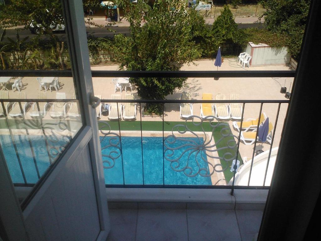 בלדיבי Gonul Palace Hotel מראה חיצוני תמונה