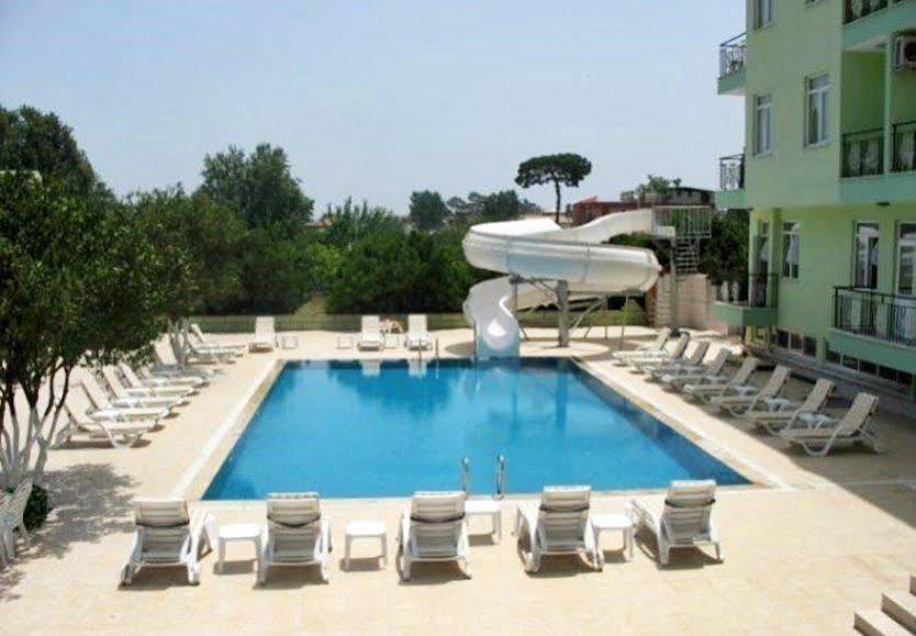 בלדיבי Gonul Palace Hotel מראה חיצוני תמונה